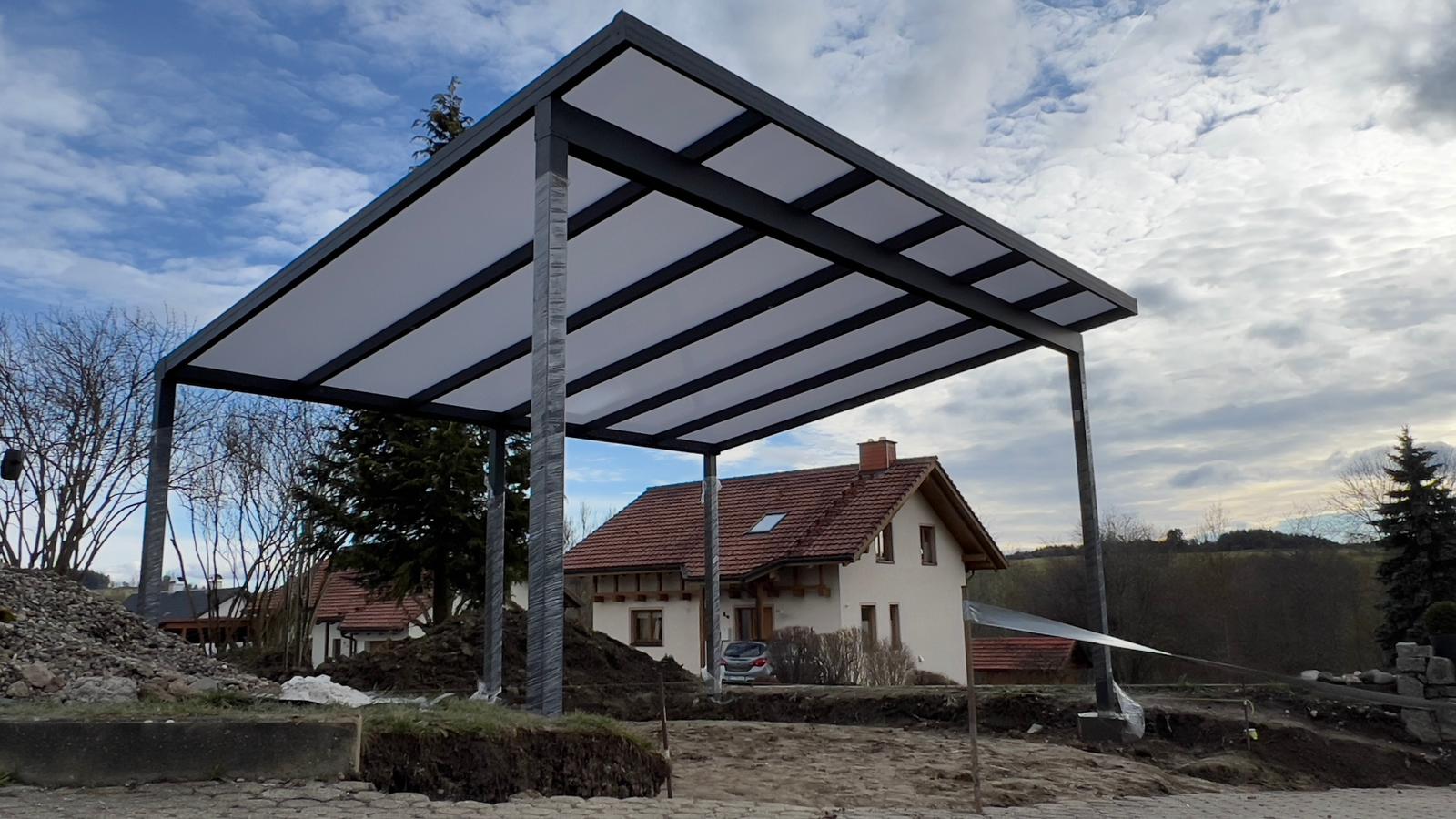 Freistehendes Carport in Trossingen mit LED Beleuchtung